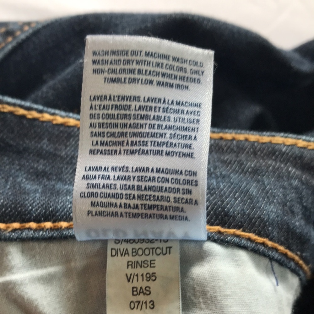 Old Navy The Diva Bootcut Jeans - Picture 5 of 12